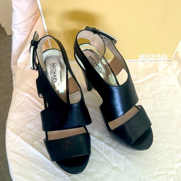 NWOT Michael Kors shoes - Picture 2 of 7